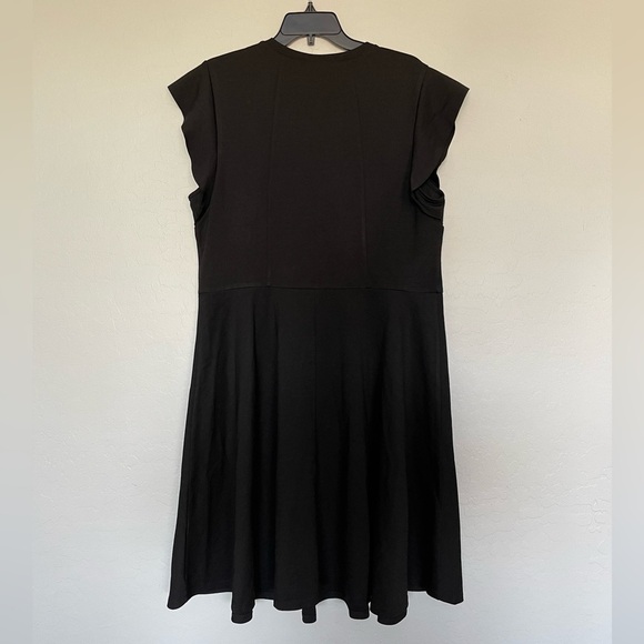 CITY CHIC Frill Shoulder Dress in black size 16 - Picture 8 of 14